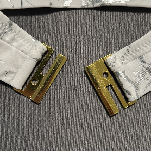 Woman’s 2 piece bathing suit - Picture 7 of 7